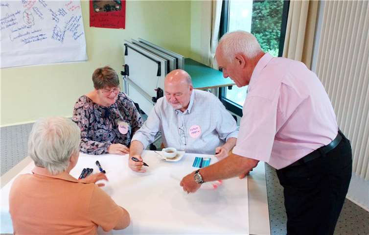 Vertreter der AWO-Ortsvereine im Kreisverband Neuwied erarbeiten Lösungen für die kleinen und großen Fragestellungen im Vereinsleben des 21. Jahrhunderts.privat