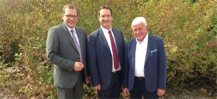 Vertreter der FWG Weißenthurm mit Bürgermeisterkandidat Thomas Przybylla (mi.). FWG VG Weißenthurm