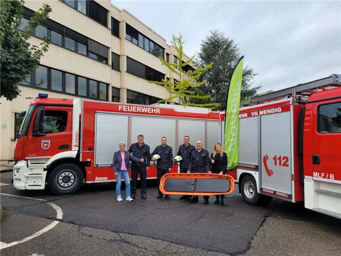 Vertreter der Freiwilligen Feuerwehr Rieden bei der Spendenübergabe in Koblenz.  Foto: privat