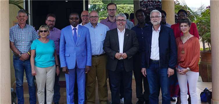 Projekt „Kommunaler Verwaltungsaustausch RLP - Ruanda“ in vollem Gange Vertreter der HöV Rheinland-Pfalz, des Gemeinde- und Städtebundes Rheinland-Pfalz, der Kommunal-Akademie und der Stadt Mayen mit Vertretern von RALGA (Rwandan Association of Local Government Authorities) und LGI (Local Governance Institut Rwanda) bei einem Arbeitstreffen in Kigali.