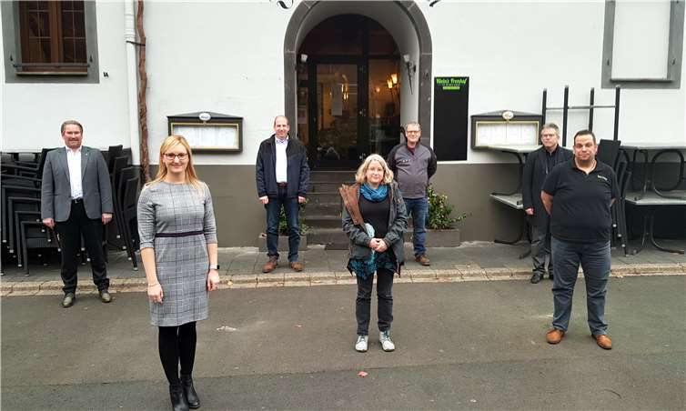 Vertreter der IHK und betroffener gastronomischer Betriebe informierten in Winningen zur aktuellen Lage während des zweiten Lockdowns.Fotos: KH