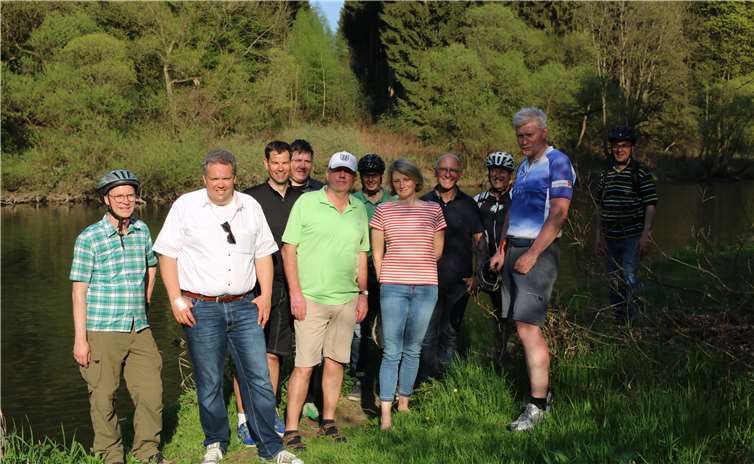 Vertreter der Koalitionsfraktionen sind die verschiedenen Strecken mit dem Fahrrad abgefahren.privat