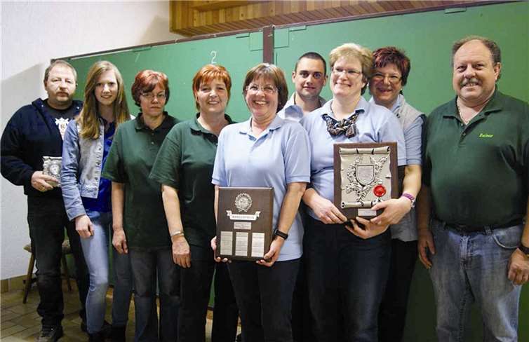 Vertreter der Mannschaft „Querbeet“ sowie die Tagesbesten mit Brudermeister Rainer Doll.privat