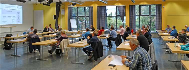 Vertreter der Verwaltung und ein Referent der Kommunalakademie Rheinland-Pfalz brachten die Ortsbeiratsmitglieder und -vorsteher auf den neuesten Stand.Foto: Stadtverwaltung