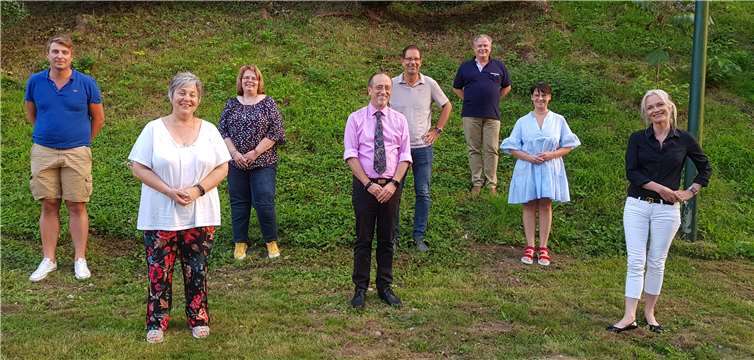 Vertreter der acht karnevalstreibende Vereine der Rheinschiene zwischen Brohl und Oberwinter hatten sich getroffen und eine gemeinsame Presseerklärung zur Absage der Saalveranstaltungen und Karnevalsumzüge aufgrund der Corona-Pandemie erstellt. Foto: KG Narrenzunft Remagen von 1933 e.V.