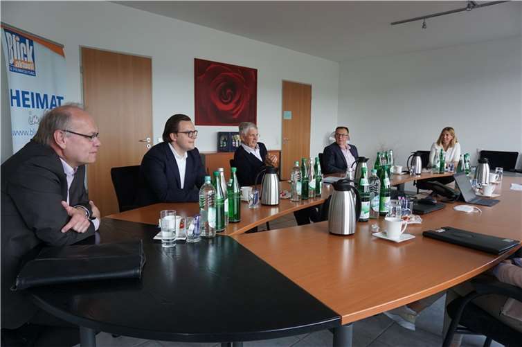 Vertreter der regionalen Mineralwasserbrunnen kamen ins Krupp Medienzentrum. Foto:ROB