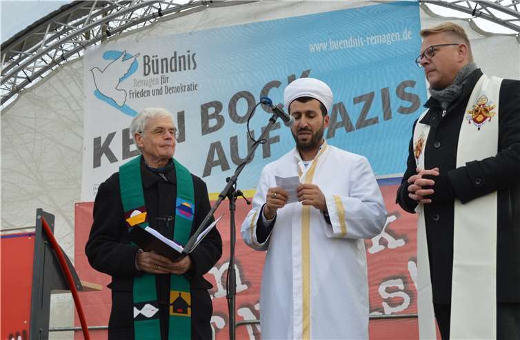 Vertreter der verschiedenen Konfessionen sprachen Gebete für den Frieden.