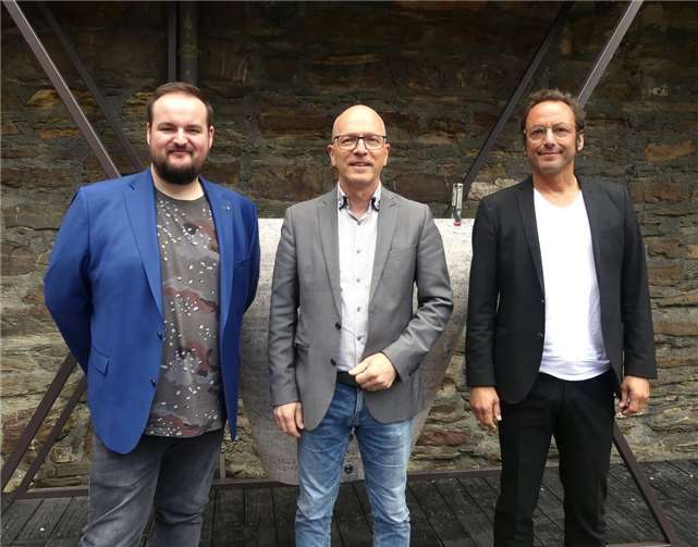 Verwaltungsleiter Kevin Stoye, Oberbürgermeister Dirk Meid und Intendant Alexander May stellten sich auf der Bühne den Fragen der Pressevertreter.