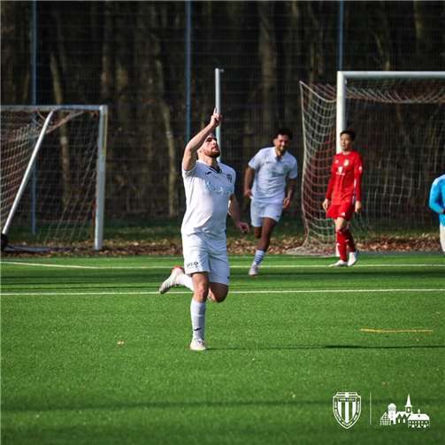 VfB-Routinier Krupp hat den 1:0-Führungstreffer erzielt. Fotos: Max Jäger