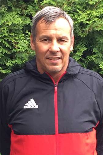 VfB-Trainer Paul Becker.privat
