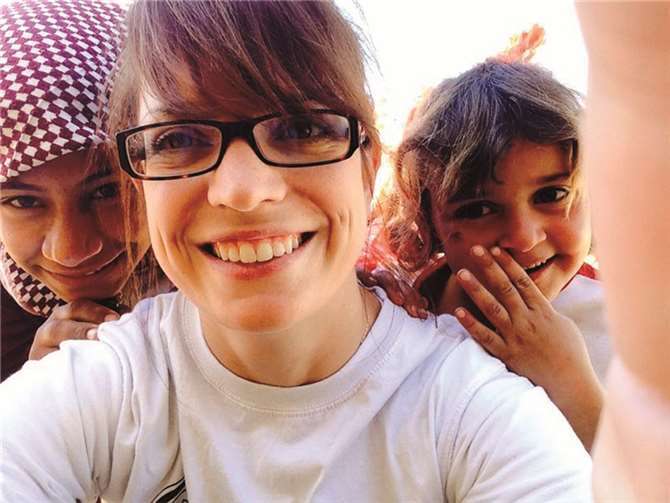 Victoria Bledsoe , hier noch im Libanon. Sie hat stets ein Lächeln im Gesicht.