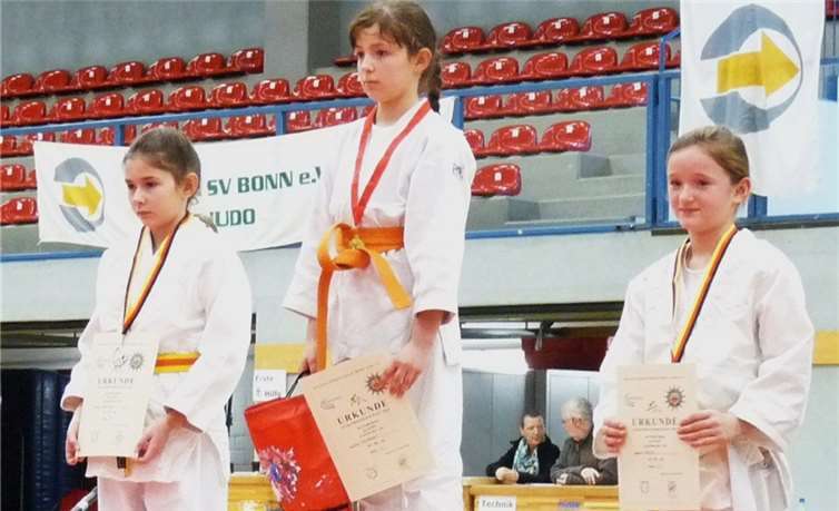 Victoria Peters rechts auf dem zweiten Platz.privat
