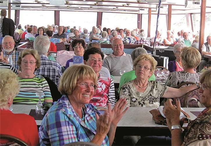 Viel Applaus erntete der Alleinunterhalter und einige andere Programmpunkte.  BSB