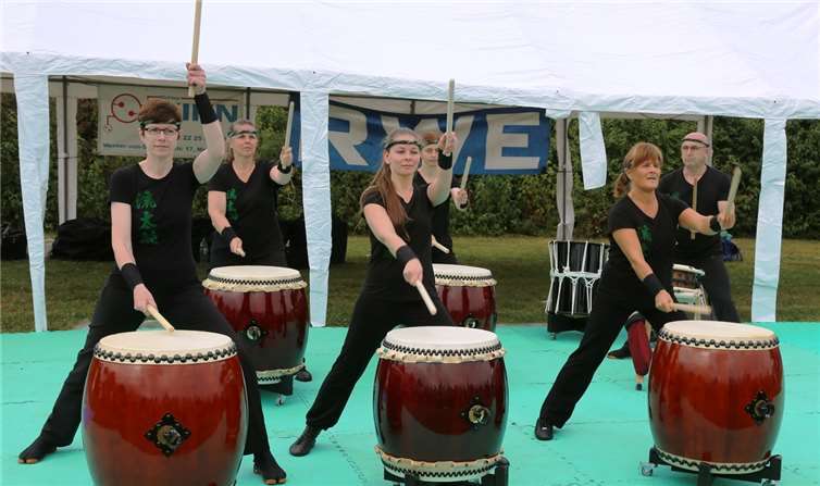 Viel Applaus gab es für Taiko mit ihrem japanischen Trommeln.Fotos: -StF-