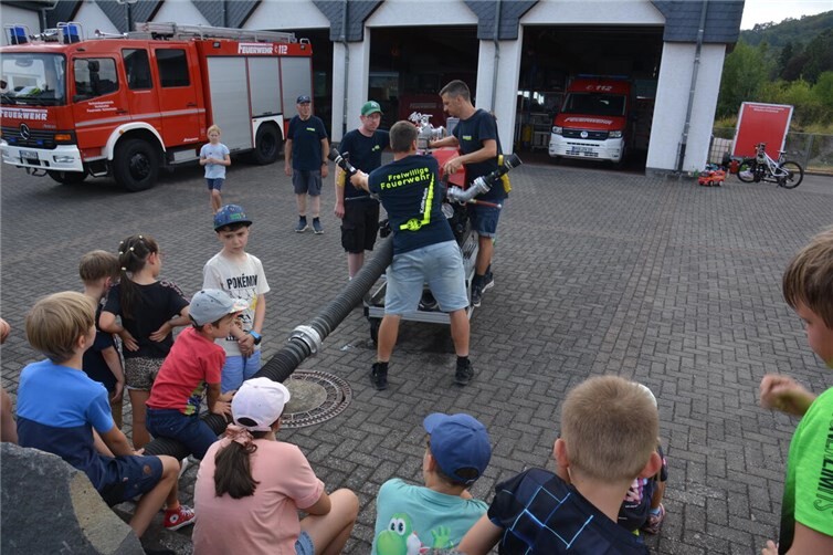Spannender Ferientag bei der Freiwilligen Feuerwehr Kottenheim mit 29 Kindern