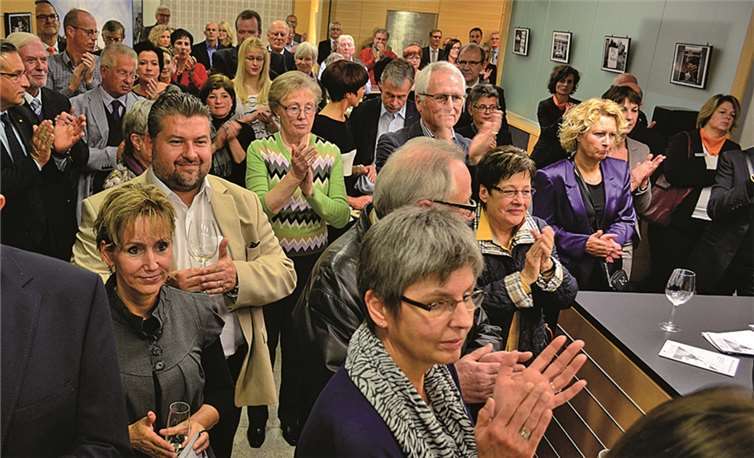 Viel Beifall gab es bei der Vernissage in der Voba für die Ausstellung des Fotografen Herbert Piel.HEP