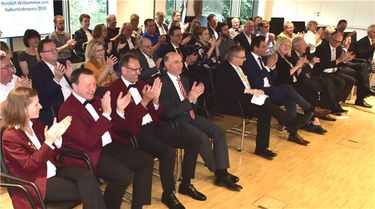 Viel Beifall spendeten die Gäste dem Kulturförderpreisträger - das Stadtorchester Andernach.