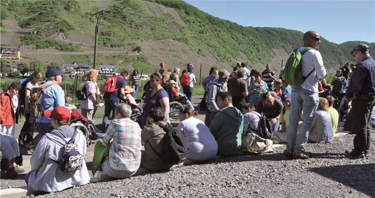 Viel Betrieb herrschte auf den Strecken durch die sonnendurchfluteten Weinberge. Gut, dass es immer mal wieder Picknick-Stationen für kleinere Pausen gab.privat