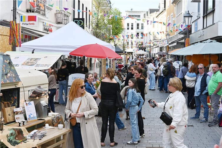 Viel Betrieb herrschte in der Poststraße und auf dem Platz an der Linde.