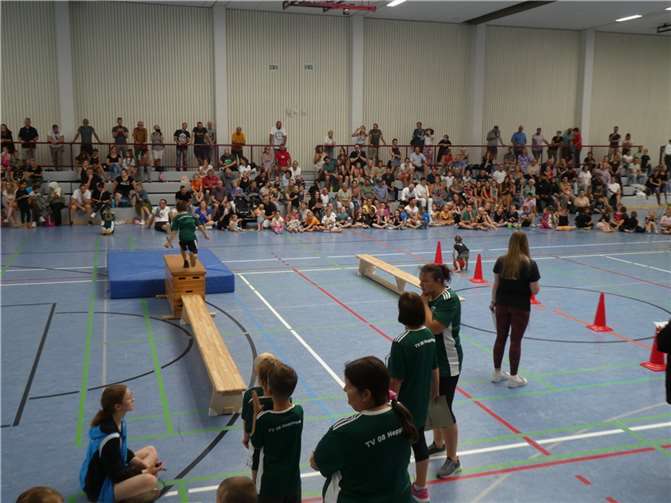 Viel Bewegung in der gut besetzten Maifeldhalle. Quelle: Turngesellschaft 1888 Polch e.V.