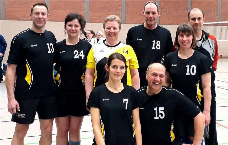 Viel Grund zur Freude - nach dem dritten Turniersieg und der Vizemeisterschaft gab es strahlende Gesichter beim Dieblicher Team. Foto: FSV Dieblich