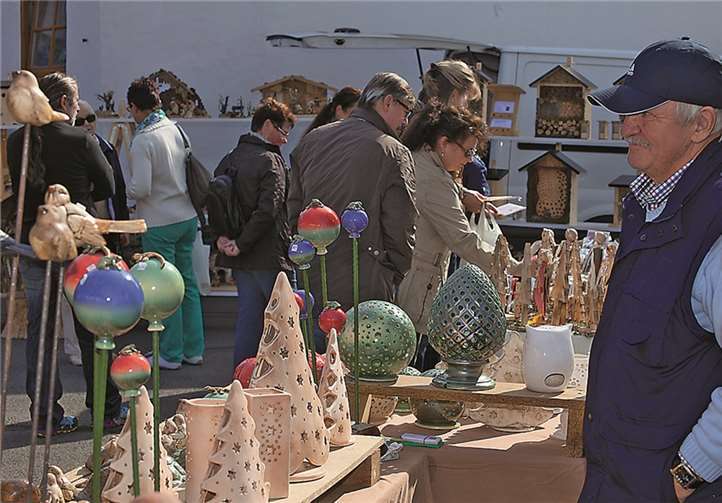 Einheimische Produkte, Kunsthandwerk und Selbstgebasteltes Viel Handwerkliches konnte erworben werden.