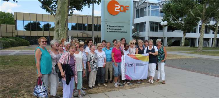 Viel Interessantes und Neues erfuhren die Teilnehmerinnen bei ihrer Führung durch das Sendezentrum.privat