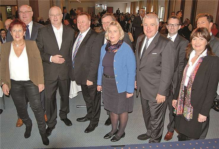 Viel Prominenz beim Neujahrstreffen der CDU - Kreis Ahrweiler. V.l.: Ingrid Näkel-Surges, Klaus Schneider, Prof. Stefan Sell, Dr. Jürgen Pföhler, Karl-Heinz Sundheimer, Gabriele Hermann-Lersch, Guido Ernst, Michael Korden, Mechthild Heil, Detlef Odenkirchen.FA