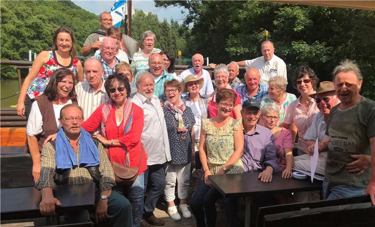 Viel Spaß an und vor allem auf der Lahn hatten die Mitglieder des Kirchenchors Bruttig-Fankel bei ihrer Vereinsfahrt. privat