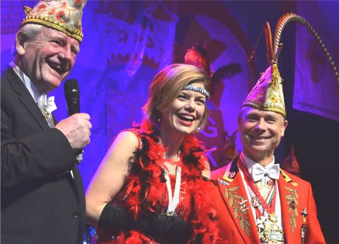 Viel Spaß auf der GKKG Bühne hatte auch CDU Bundesvize Julia Klöckner.