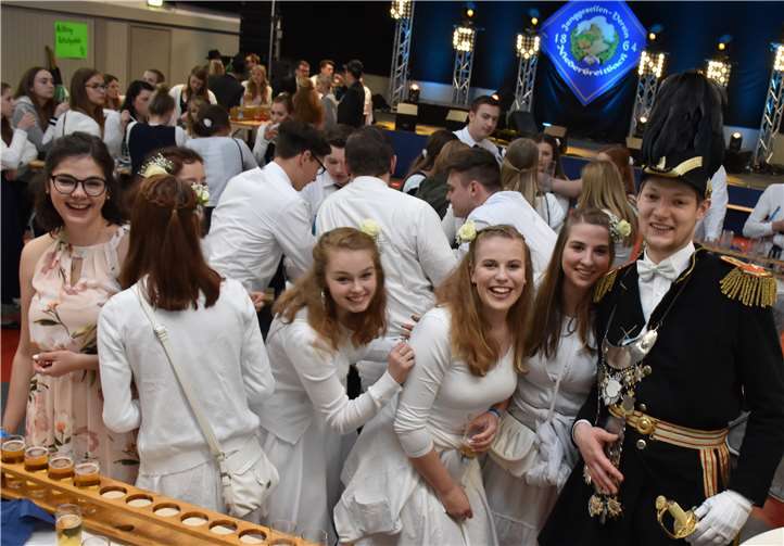 Viel Spaß beim Niederbreitbacher Jubiläum hatten auch die Ehrendamen des KJGV Rheinbrohl.