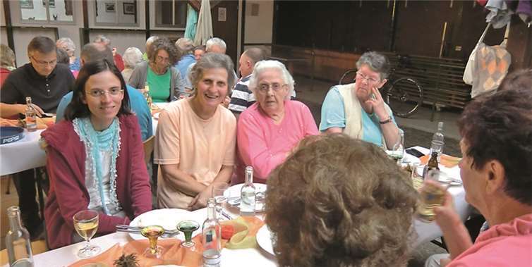 Viel Spaß beim Plaudern hat diese Lützinger Frauen. privat