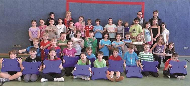 Viel Spaß haben die Kinder auch mit den Rollbrettern und den Glockenspielen.