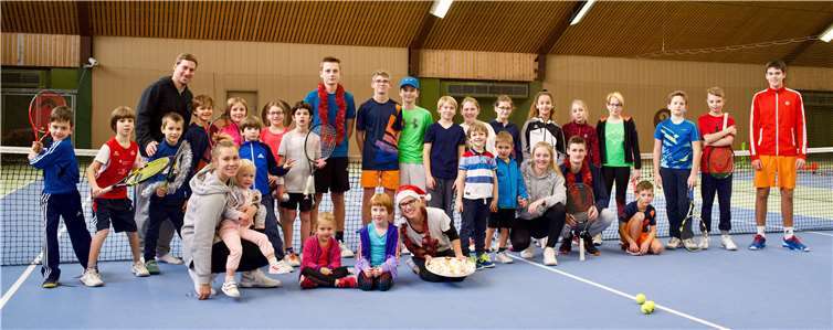 Viel Spaß hatte die Tennisjugend des ATC bei der Weihnachtsfeier. Foto: HG Hansen