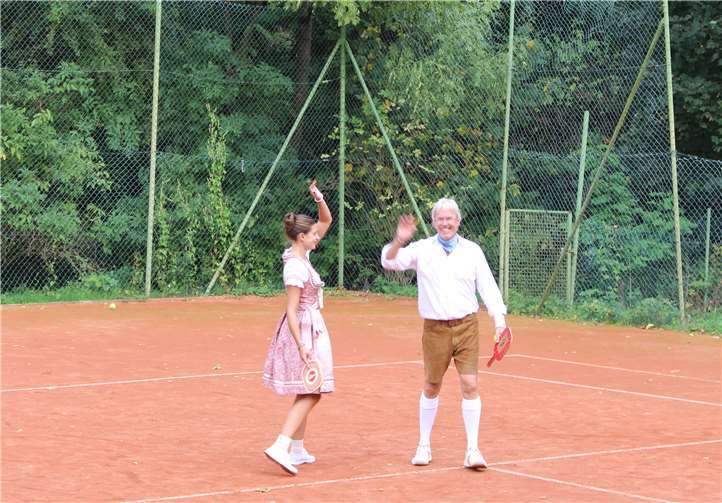 Viel Spaß hatten die Akteure des TC Linz beim etwas anderem Tennisspiel. Fotos:privat