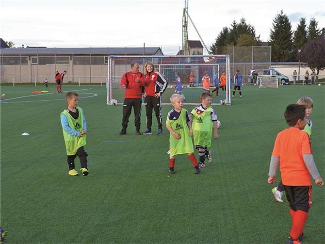 Viel Spaß hatten die Kids mit der besonderen Trainingseinheit des DFB-Mobil‘s. privat