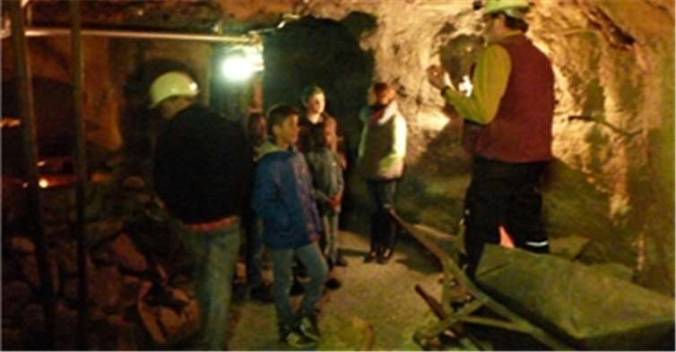 Viel Spaß hatten die Kinder bei der Bergwerkführung in Altenkirchen.privat