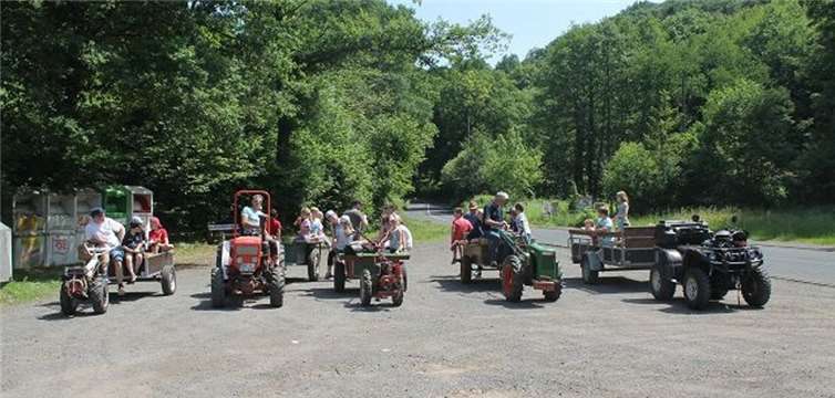 Viel Spaß hatten die Kinder bei der Einachsertour im Siebengebirge. privat