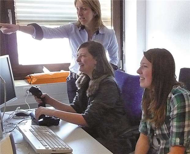 Viel Spaß hatten die Mädels am Flugsimulator.