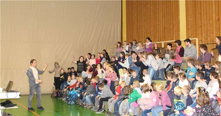 Viel Spaß hatten die Schülerinnen und Schüler der 5. Schuljahre an der Realschule plus und Fachoberschule Untermosel bei der Autorenlesung von Stefan Gemmel.  Realschule plus und Fachoberschule Untermosel