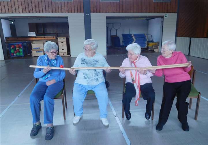 Viel Spaß hatten die Seniorinnen bei dieser Übung. Foto: privat