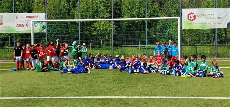 Viel Spaß und jede Menge Tore beim Funino Turnier. Quellen: SV Rot-Weiß Merl
