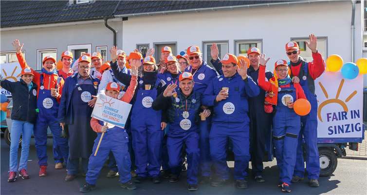 Viel Spaß und positive Resonanz im Veilchendienstagzug gab es mit „Fair in Sinzig“ der Freien Wählergruppe. Foto:Privat