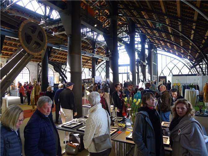 Viel zu bestaunen gibt es auf der Messe in der Sayner Hütte.  Quelle: Gernot Kallweit