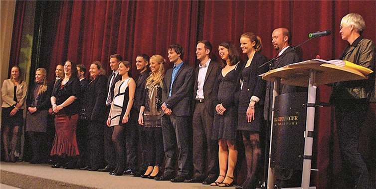 Viele Absolventen konnten für ihre Arbeiten mit besonderen Auszeichnungen geehrt werden. privat