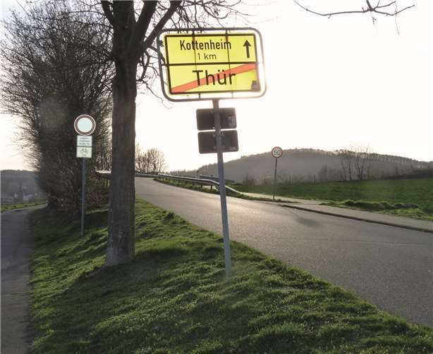 Viele Autofahrer nutzen den Weg nach Kottenheim über die Kottenheimer Straße in Thür. Fotos: FRE