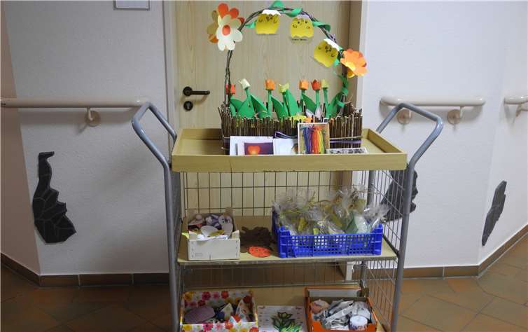 Viele Bastelarbeiten wurden abgegeben.