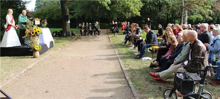 Viele Besucher folgten der Einladung zum Waldtag. Foto: Eva Dreiser und Alina Hillesheim/Stadtverwaltung Lahnstein