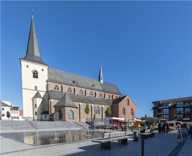Viele Besucher haben sich bereits zum Oktoberfest der Stadtsoldaten auf dem Kirchplatz ab dem 6. Oktober im passenden Outfit angekündigt.