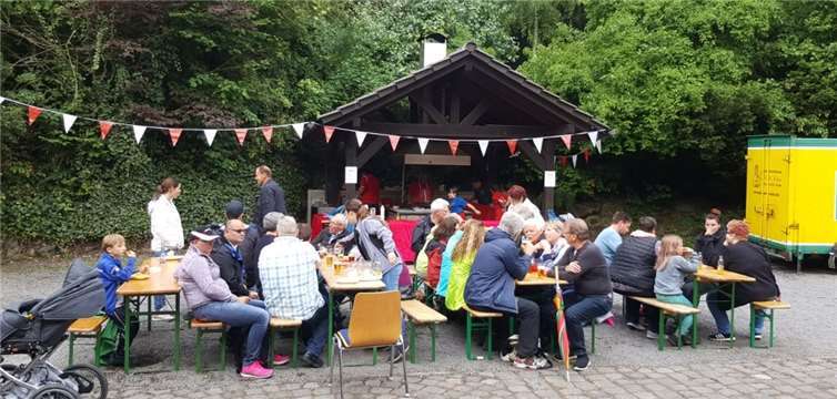 Viele Besucher kamen zur Begegnungsstätte und feierten gemeinsam den Vatertag. privat